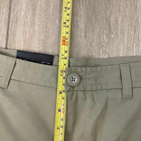 Under Armour Boys Khaki Golf Shorts Size 16 Tan Polyester NWT - Picture 7 of 11